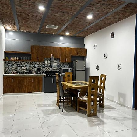 Departamentos Colibri Y Tortuga Apartment Чапала Екстериор снимка