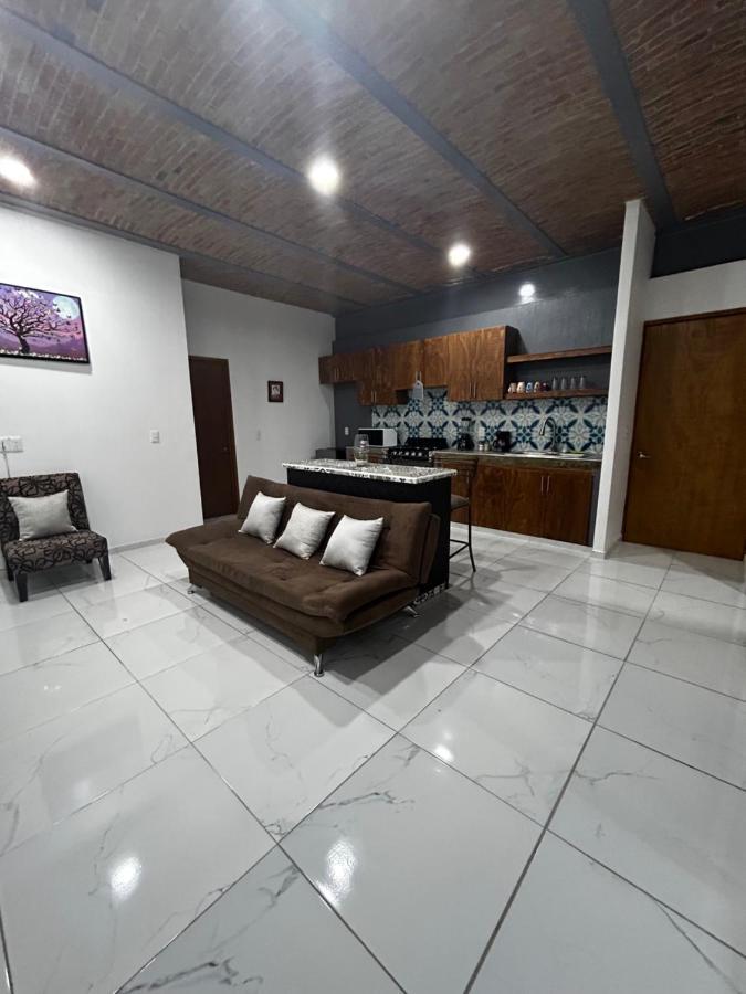 Departamentos Colibri Y Tortuga Apartment Чапала Екстериор снимка